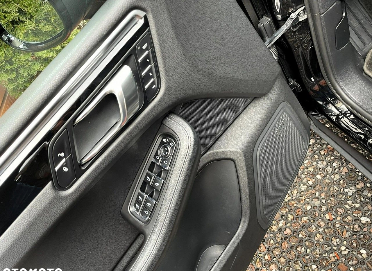 Porsche Macan cena 119900 przebieg: 76626, rok produkcji 2016 z Ciechanowiec małe 781